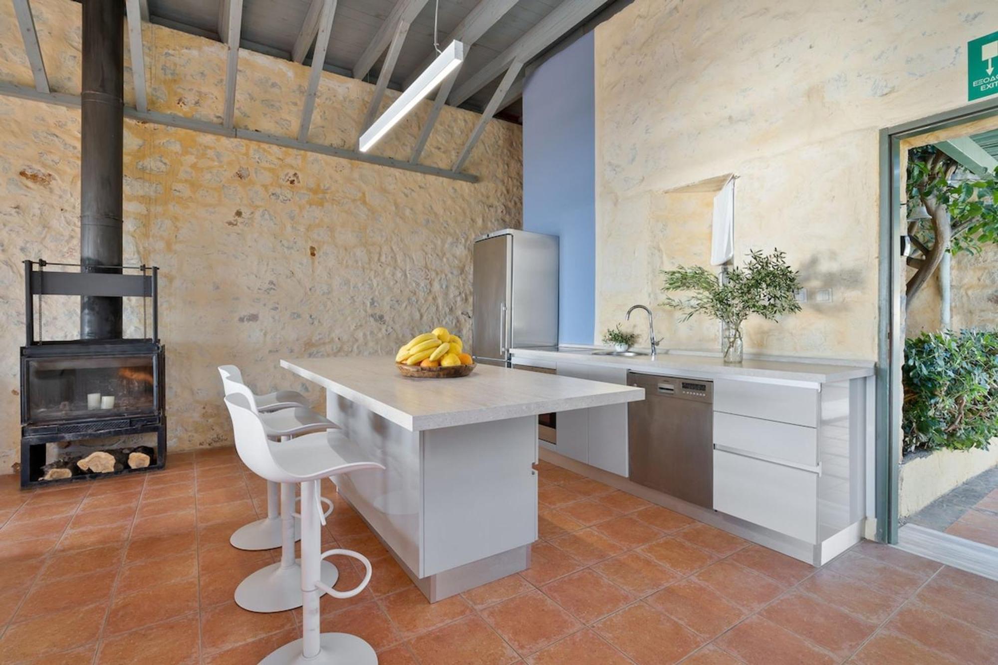 Villa Mediterranea, With Heated Pool Livadia  Bagian luar foto
